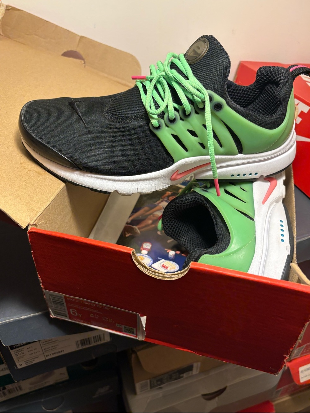Nike Kids Black and Green Lace-Up Sneakers with Pink Accents